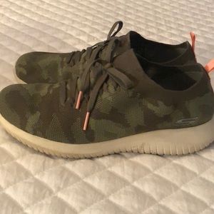 Skechers women shoes size size 8.5